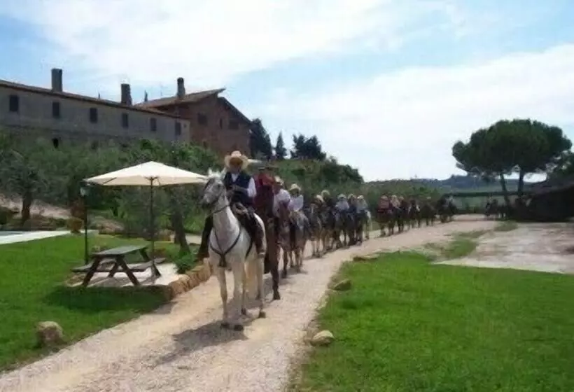 ホテル Agriturismo Renello