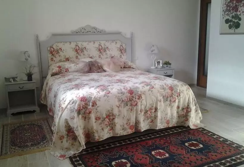 ホテル Agriturismo Renello