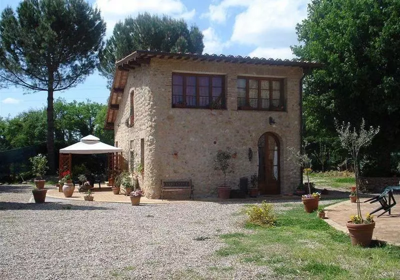 ホテル Casale Il Colombaio Di Toiano