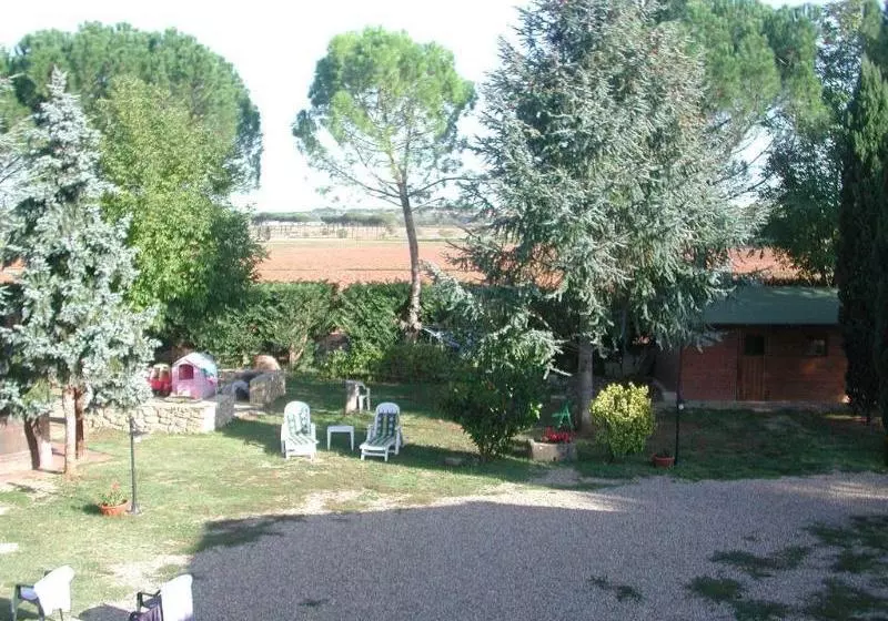 ホテル Casale Il Colombaio Di Toiano