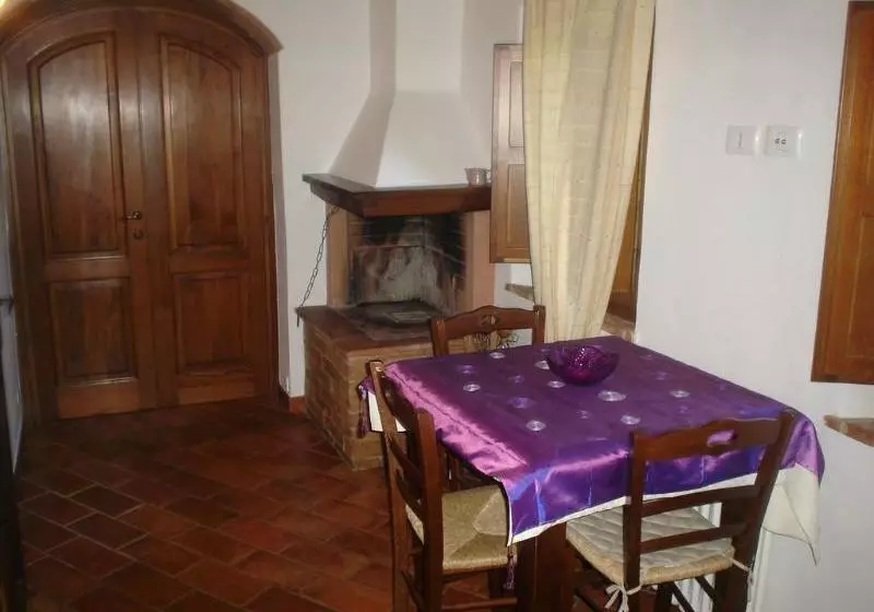 ホテル Casale Il Colombaio Di Toiano
