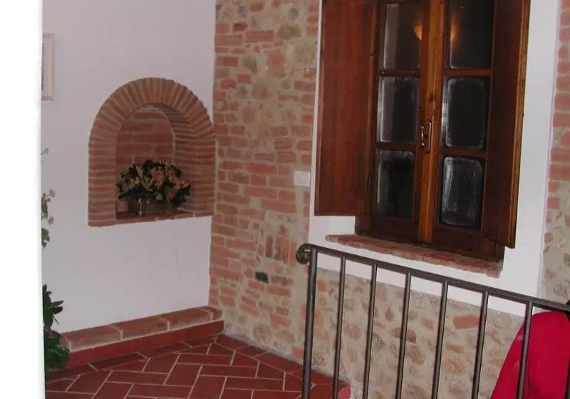ホテル Casale Il Colombaio Di Toiano