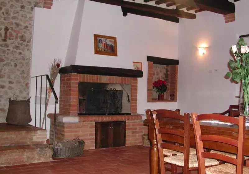 ホテル Casale Il Colombaio Di Toiano