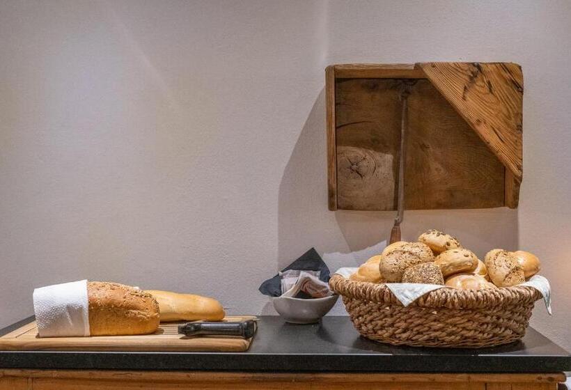 Отель Gartenheim Tramin