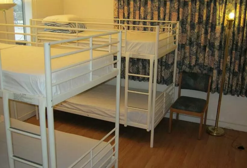 ホテル Kelowna Okanagan Lake Hostel