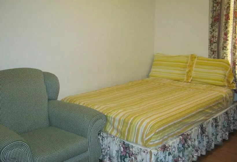 ホテル Kelowna Okanagan Lake Hostel
