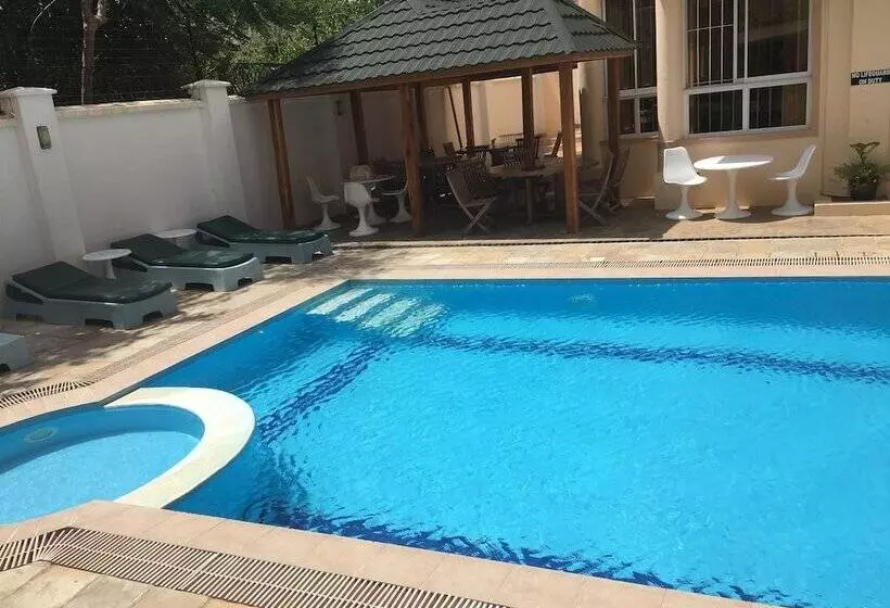 هتل Pavilion Holiday Resort