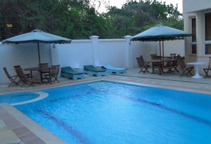 هتل Pavilion Holiday Resort