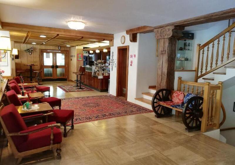 בית מלון כפרי Rodes