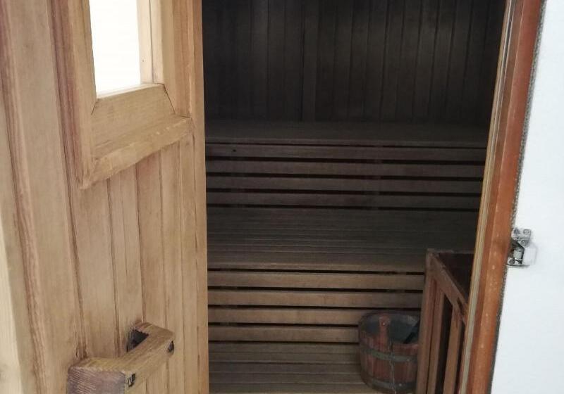 בית מלון כפרי Rodes