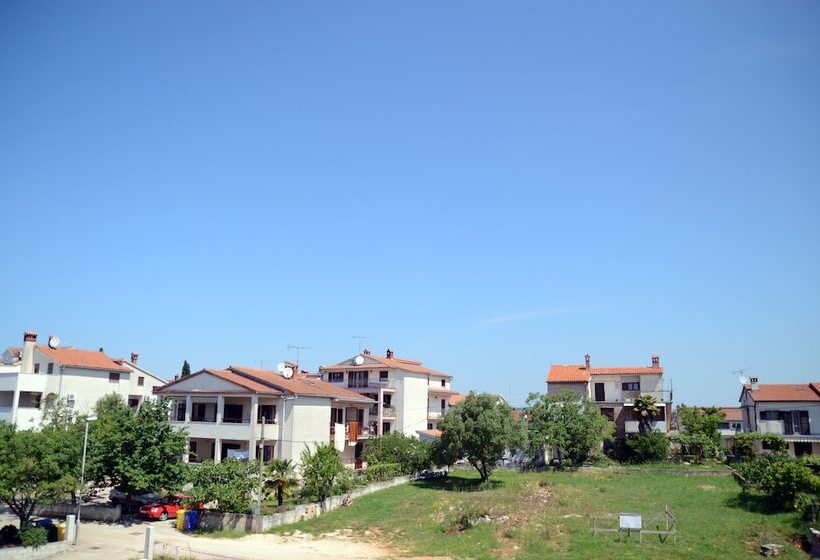 בית מלון כפרי Villa Armin