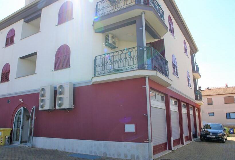 בית מלון כפרי Villa Armin