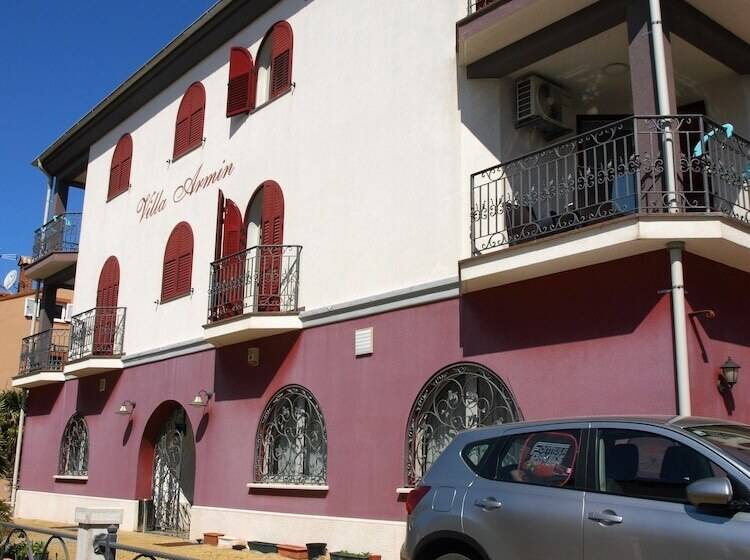 בית מלון כפרי Villa Armin