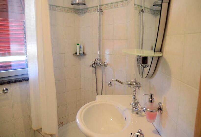 בית מלון כפרי Villa Armin