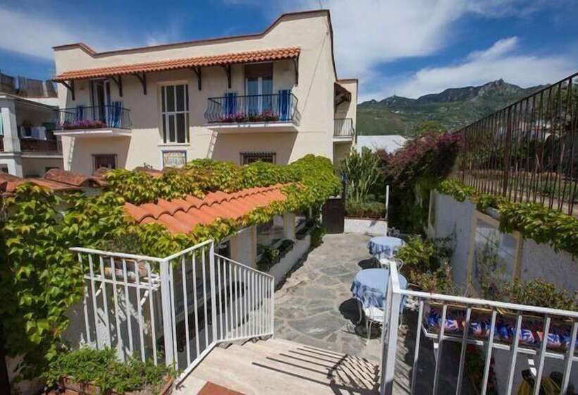 בית מלון כפרי Villa Mafalda