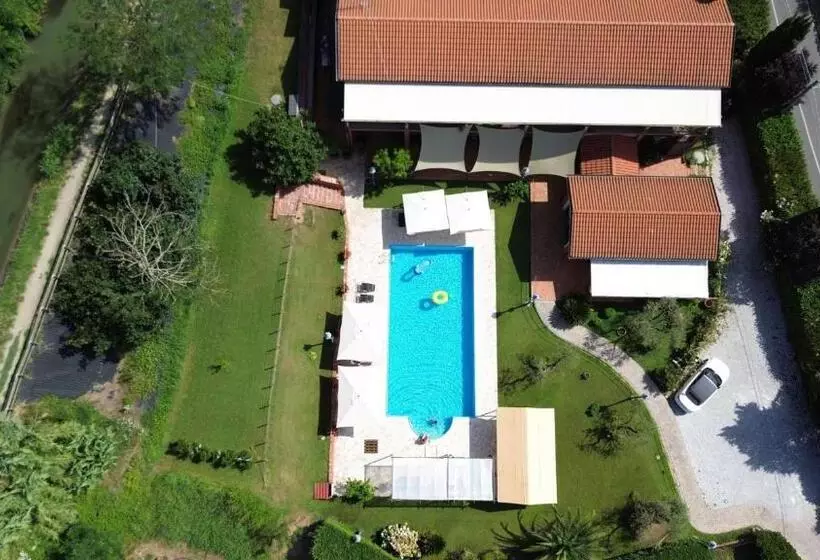 Hotelli Albergo La Luna