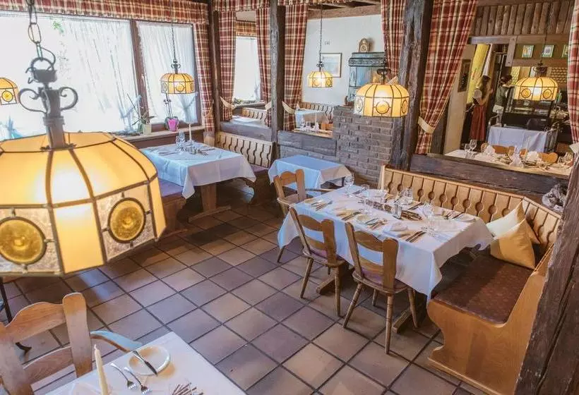 ホテル Gasthof Neun Linden