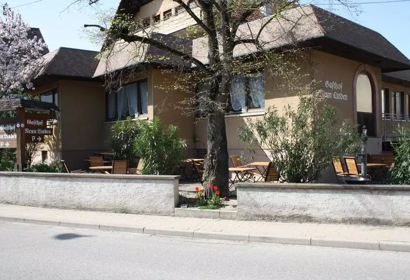 ホテル Gasthof Neun Linden