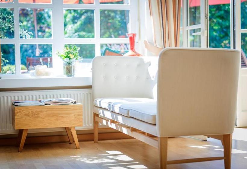 Отель Künstlerherberge