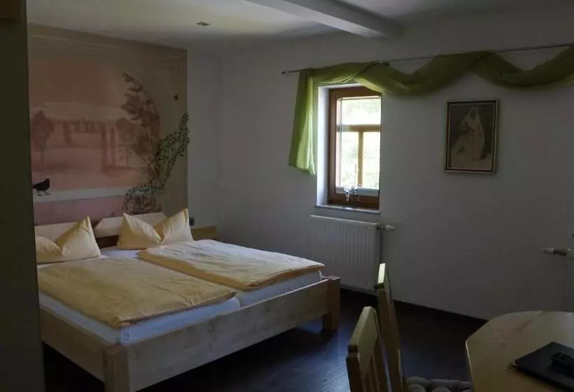 ホテル Pension Mühlrad