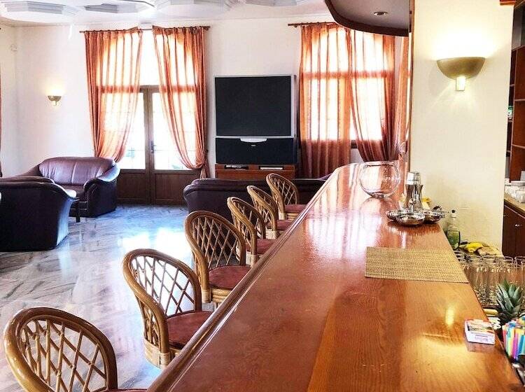 فندق Regina Corfu