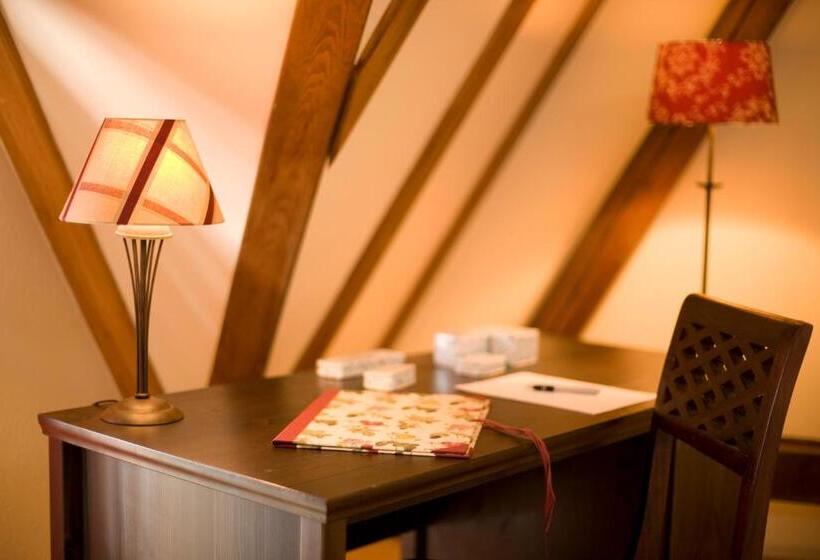 فندق Zum Hauenden Schwein