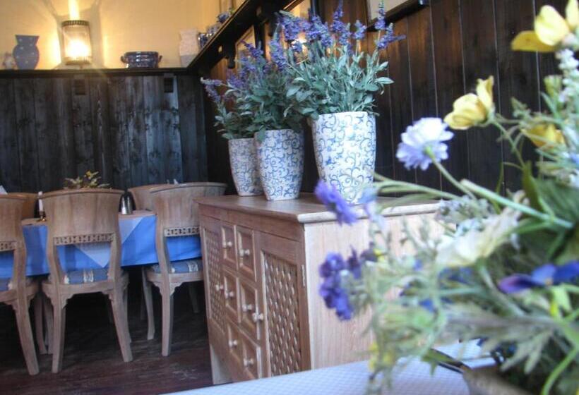 فندق Zum Hauenden Schwein