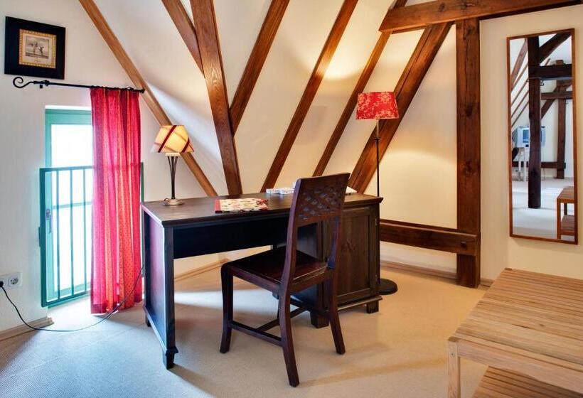 فندق Zum Hauenden Schwein