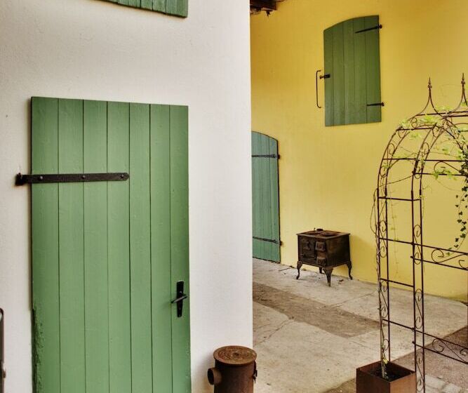 فندق Zum Hauenden Schwein