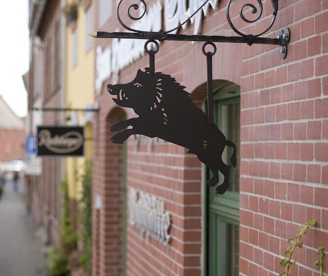 فندق Zum Hauenden Schwein