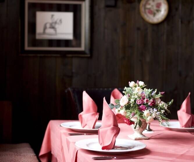 فندق Zum Hauenden Schwein