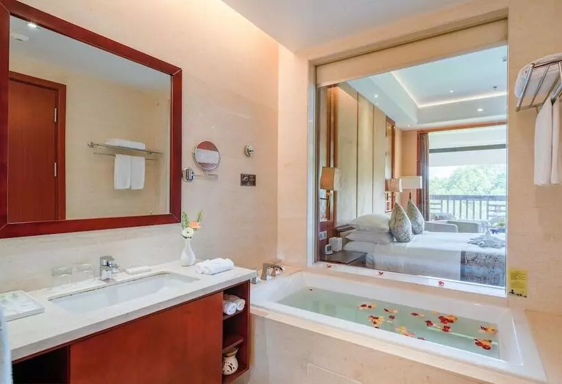 ホテル New Century Resort & Spa Puer