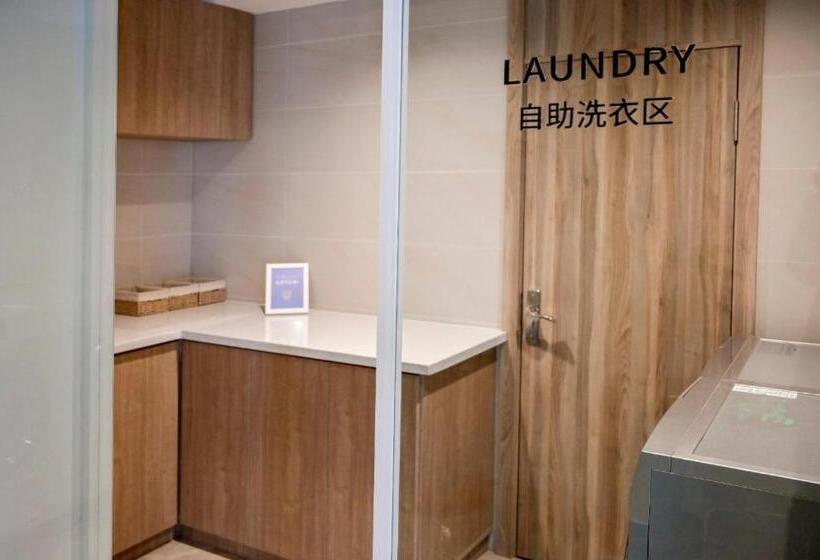 Hanting Premium Hotel Fengcheng Pedestrian Street