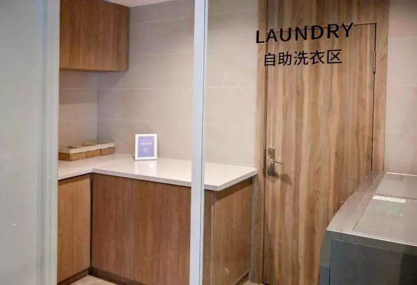 Hanting Premium Hotel Fengcheng Pedestrian Street