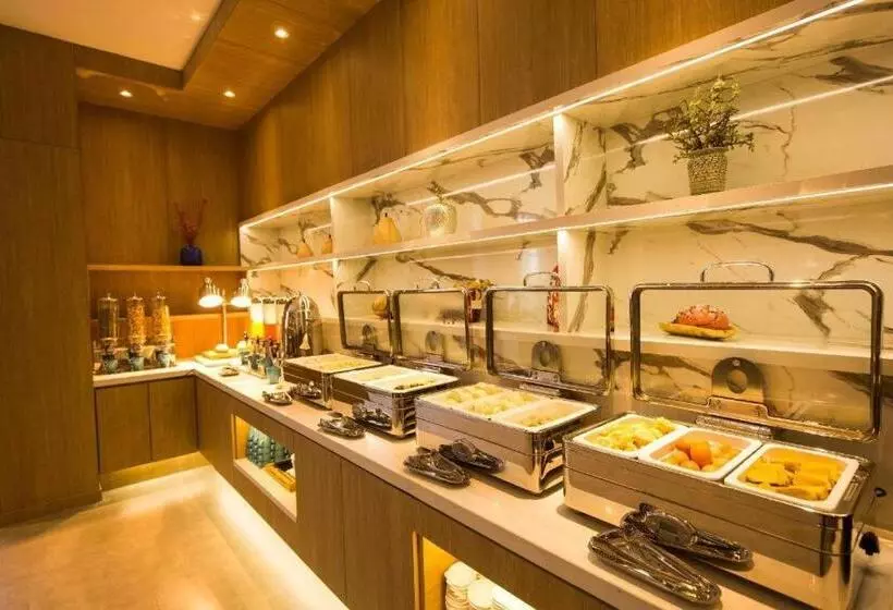 Hanting Premium Hotel Fengcheng Pedestrian Street