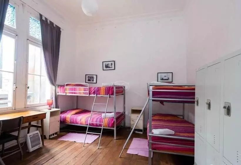 هتل Casa Volante Hostal