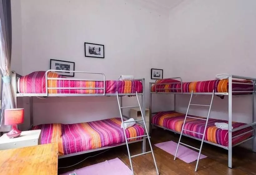 هتل Casa Volante Hostal