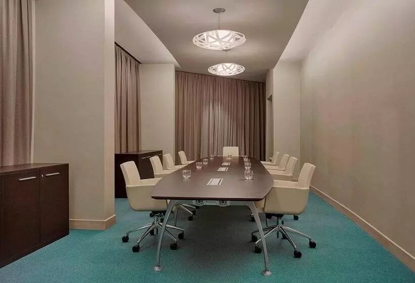 ホテル Four Points By Sheraton Oran