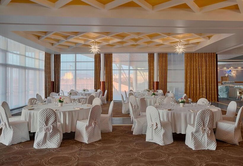 هتل Four Points By Sheraton Oran