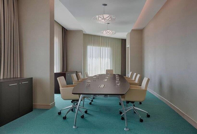 هتل Four Points By Sheraton Oran