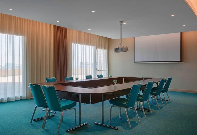 هتل Four Points By Sheraton Oran