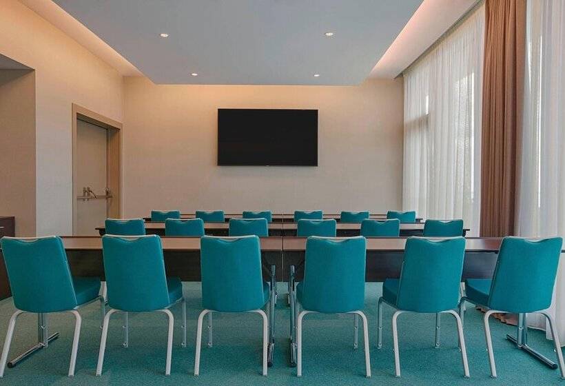 هتل Four Points By Sheraton Oran