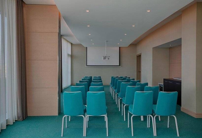 هتل Four Points By Sheraton Oran