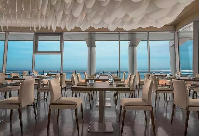 ホテル Four Points By Sheraton Oran