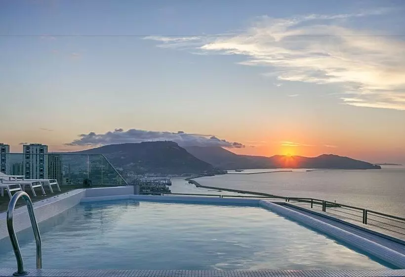 ホテル Four Points By Sheraton Oran