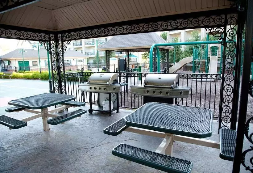 هتل French Quarter Resort
