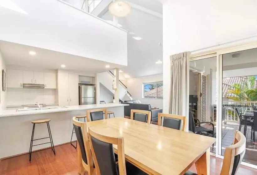 ホテル Mariner Bay Apartments