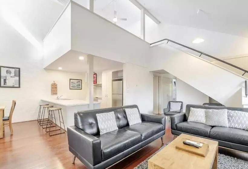 ホテル Mariner Bay Apartments