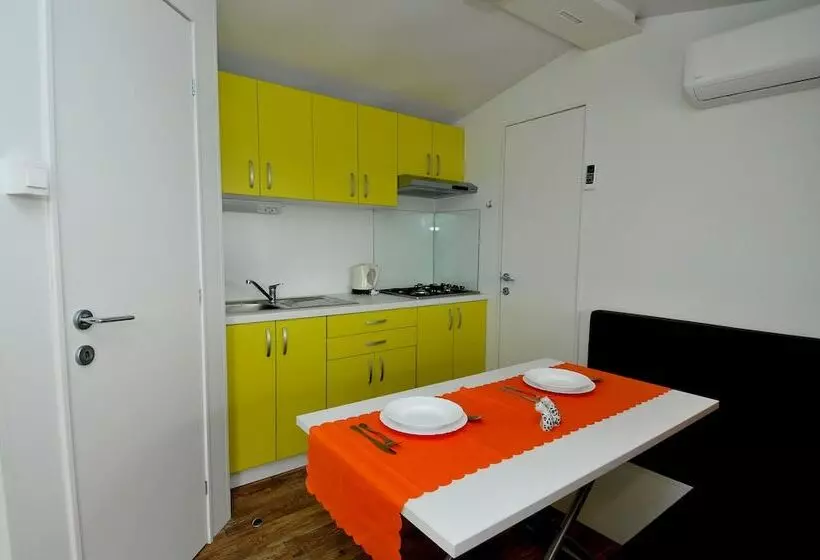 ホテル Mobile Homes Baško Polje Campground