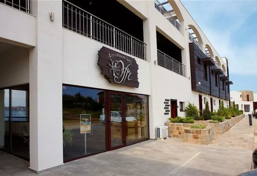 ホテル Ofir Apartment